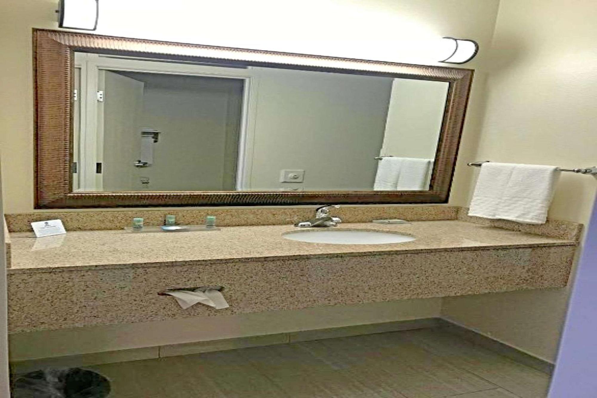 Rodeway Inn & Suites O'Fallon Εξωτερικό φωτογραφία